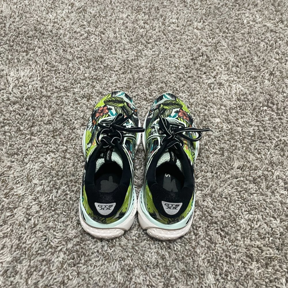 Brooks Adrenaline 20 | Women | Size 8 | Barely Worn